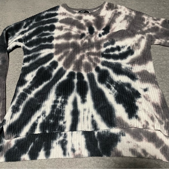 Belle by Belldini knit oversized tie dye pocket sweater size small oversized - Picture 3 of 9
